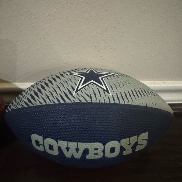 DALLAS COWBOYS! Wilson Navy and Gray NFL Football - Picture 2 of 5